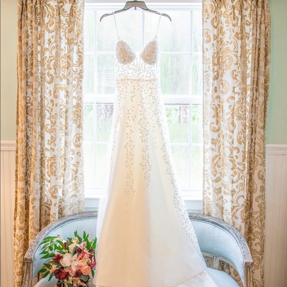 Wedding Dress - Picture 3 of 7